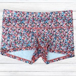 Lululemon Boogie Short Prism Petal Full on Luon size 8
Excellent Condition
